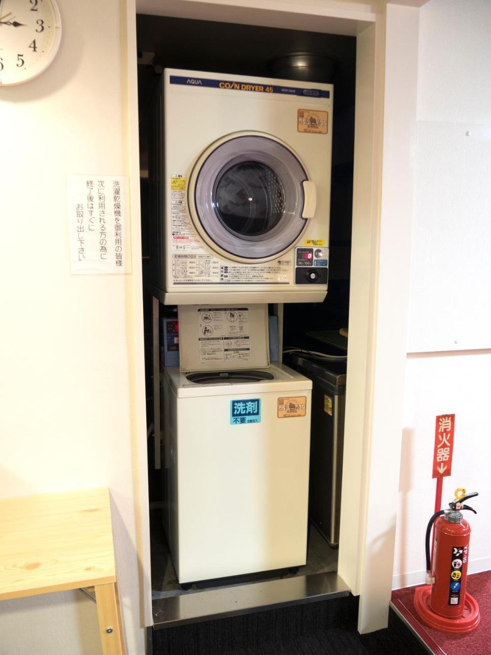 Capsule Hotel Hatagoya Tokyo Exterior photo